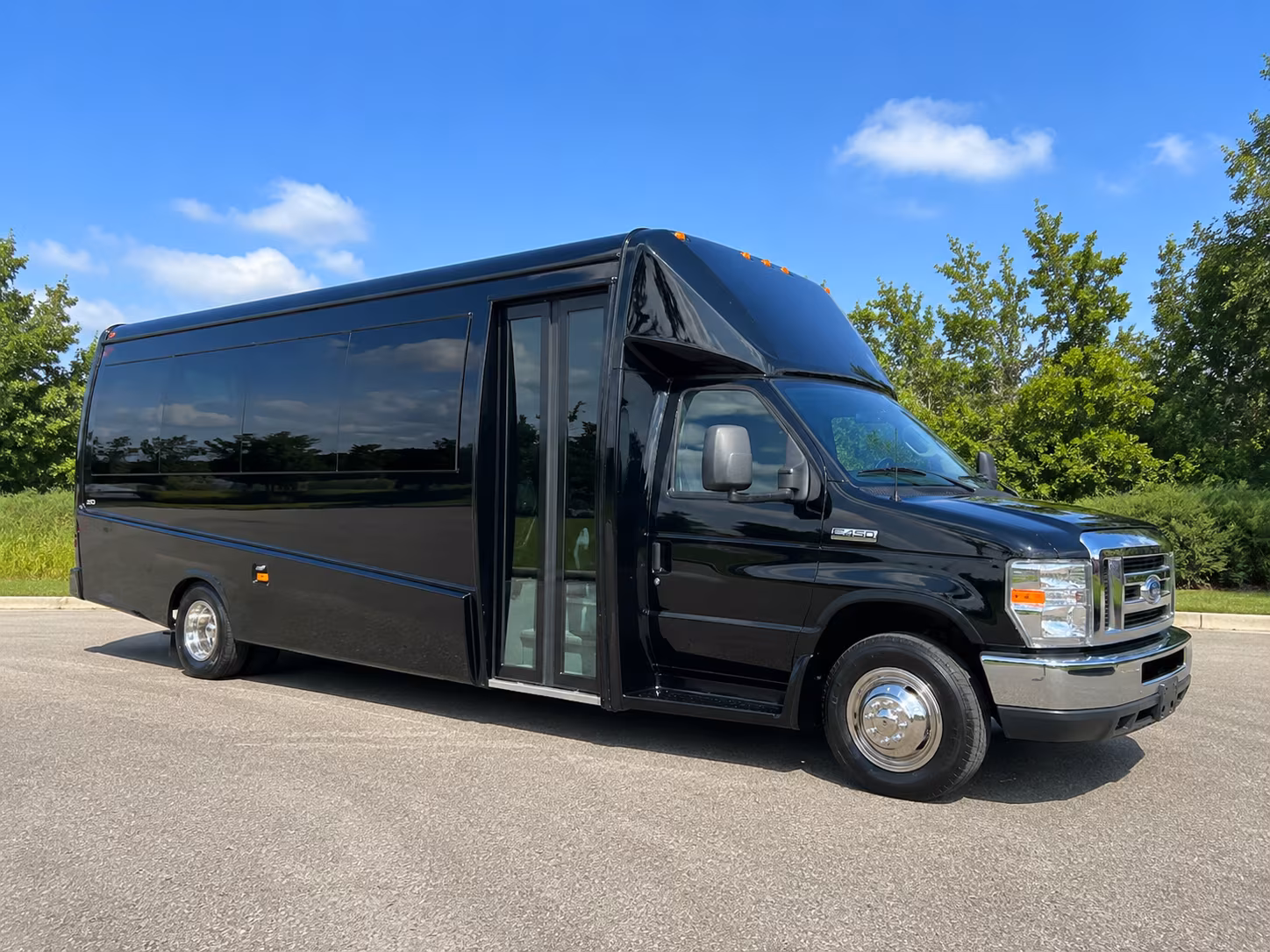 fall river discreet military and government shuttles for your group