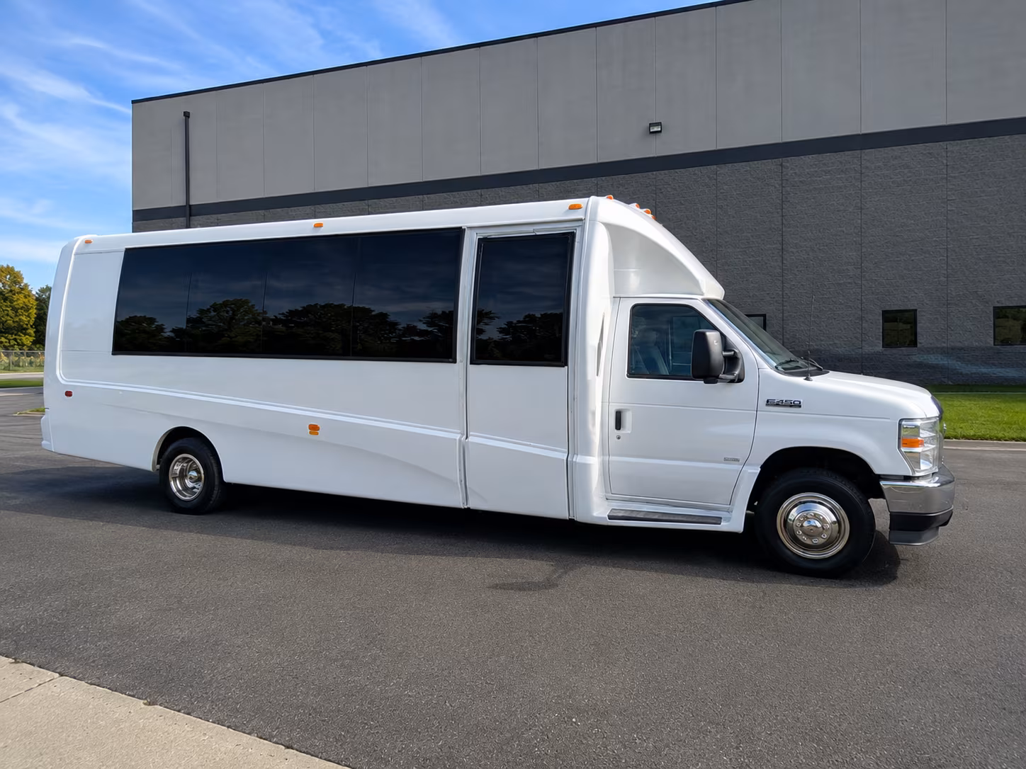 newport mansions wine food festival group shuttles