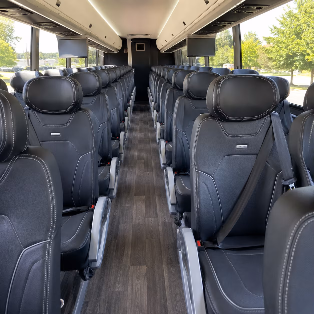 quincy professional corporate charter bus rentals in quincy