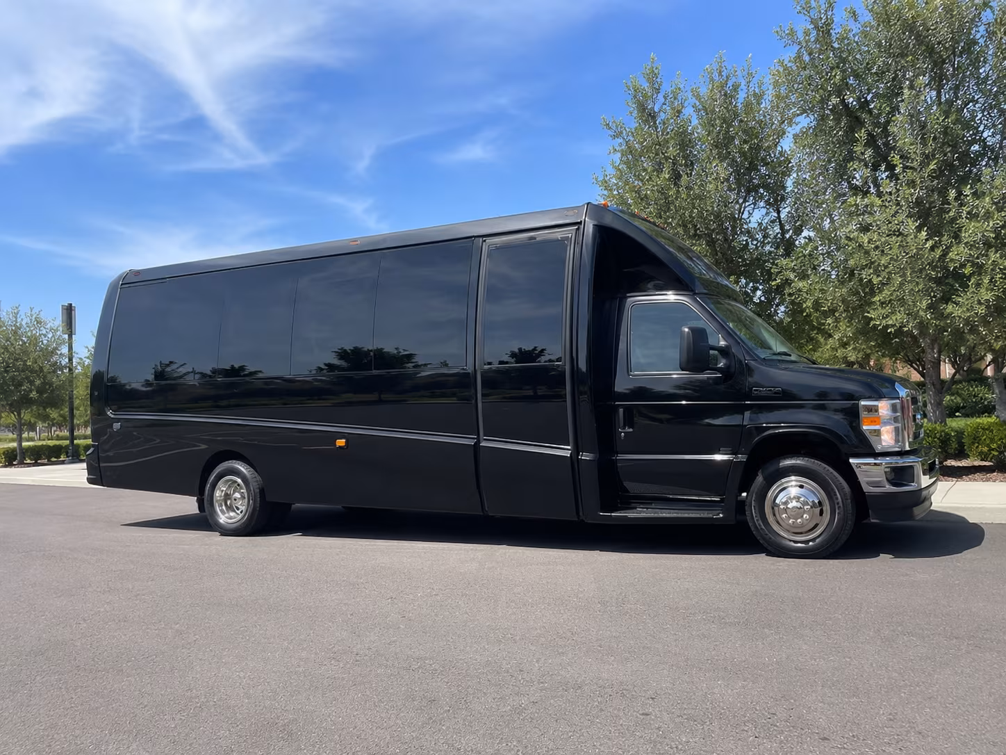 shuttle guests between downtown providence hotels and your cranston venue