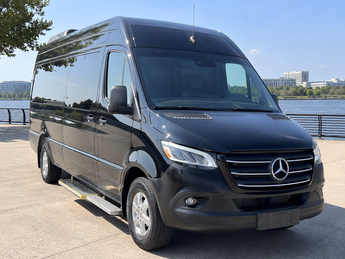 warwick corporate bus rentals for meetings and conferences